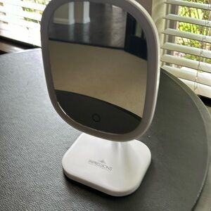 Highlight LED Make-up Mirror